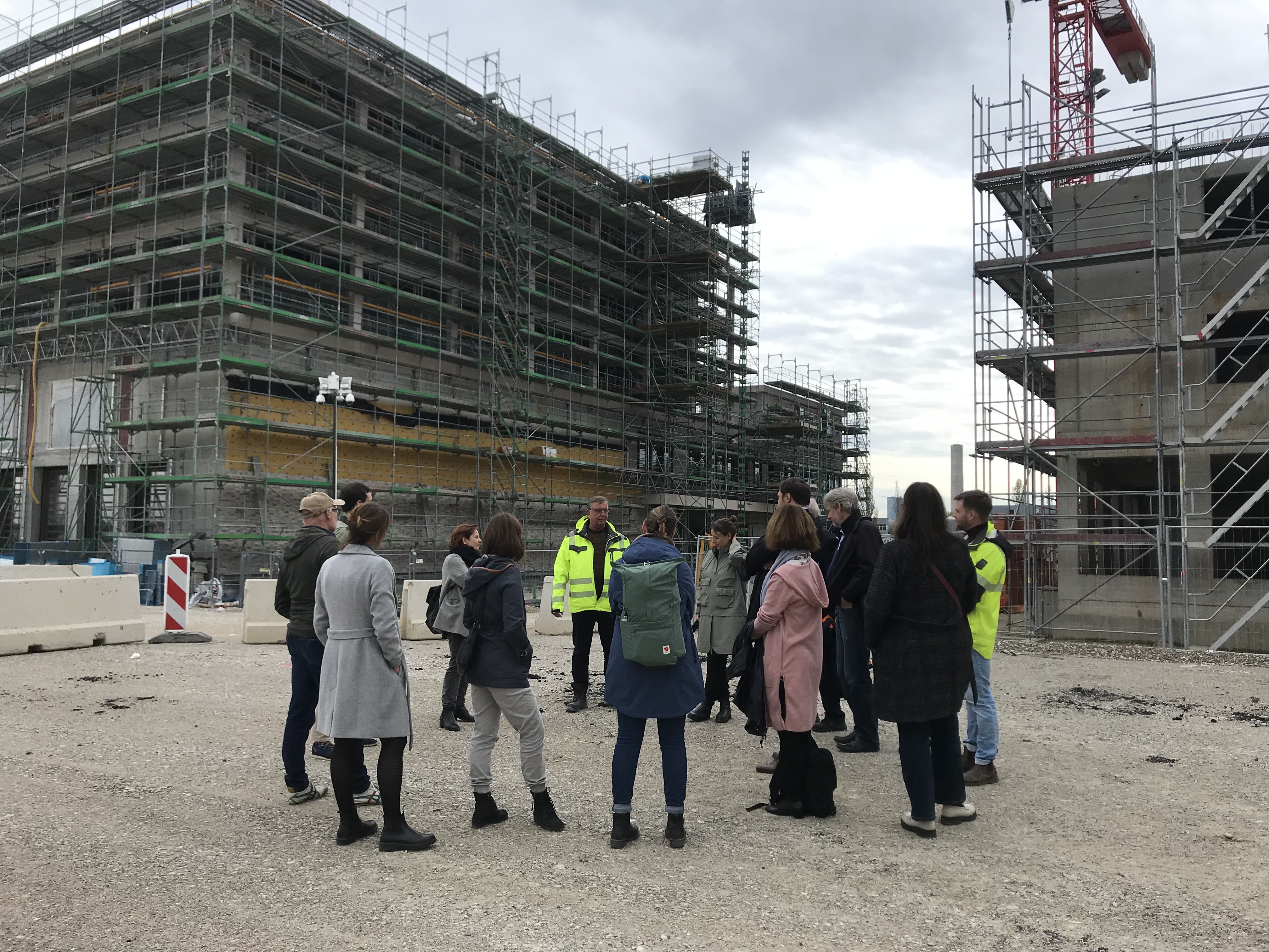 Teilnehmende des URBACT-Dialogs in der Bayernkaserne in München.