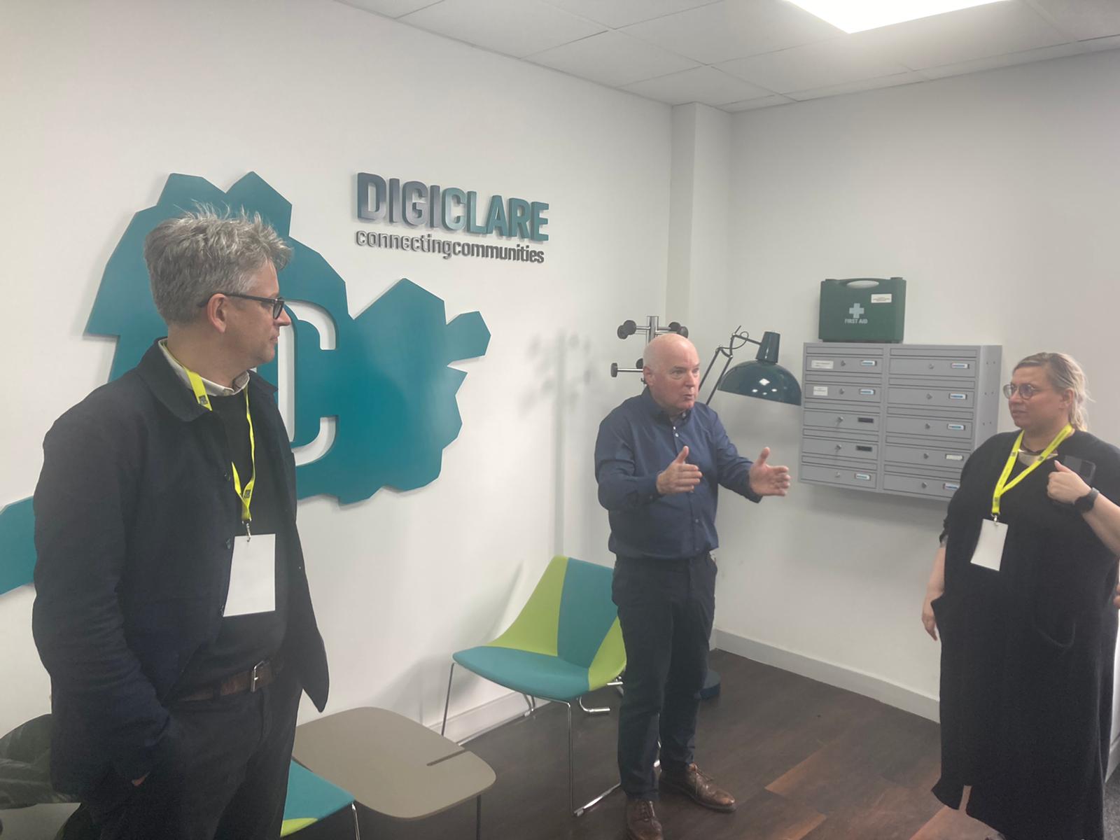 Visiting a digital hub