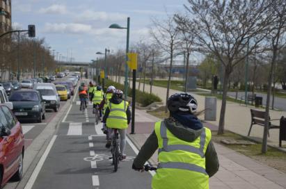 People riding bikes in Zaragoza